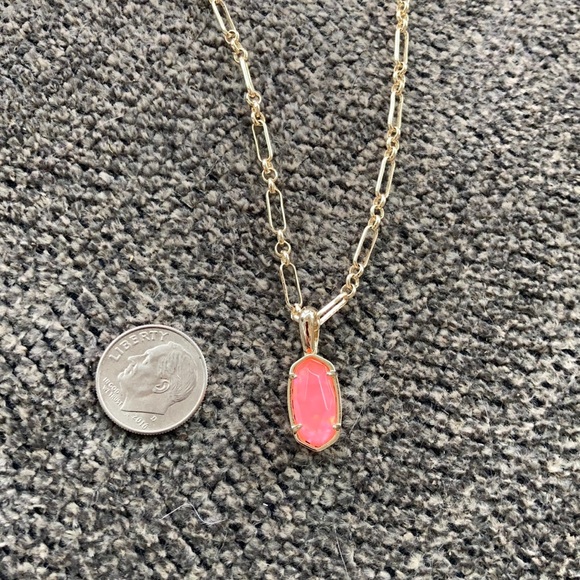 Kendra Scott Elisa triple strand necklace used in excellent condition - Picture 4 of 4